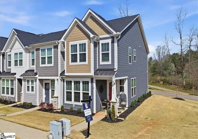 Photo 4 of Townhouse for sale at 299 Dalmatian Dr, Spartanburg, SC 29307 | MLS# 1584521 | Listing updated on 2026-03-12