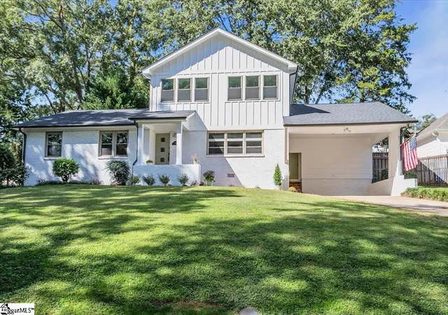 Photo 1 of Single family home for sale at 110 Oakview Dr, Greenville, SC 29605 | MLS# 1572300 | Listing updated on 2025-10-18
