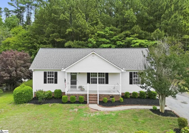 Photo 1 of Single family home for sale at 141 Brookwood Creek Dr, Landrum, SC 29356 | MLS# 1591436 | Listing updated on 2026-09-17