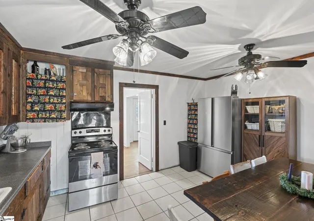 Photo 3 of Single family home for sale at 111 Fairview Church Rd, Fountain Inn, SC 29644 | MLS# 1577751 | Listing updated on 2026-02-24