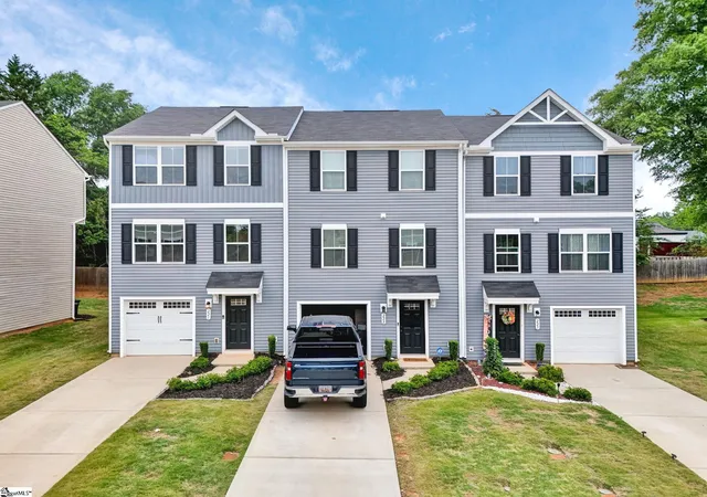 2nd image of 221 Brooklane Ct, Easley, SC 29642 | MLS# 1591623