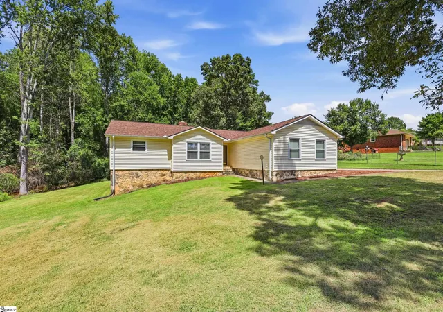 Photo 1 of Sale Pending at 102 Harborough Rd, Anderson, SC 29625 | MLS# 1600902 | Listing updated on 2026-09-21