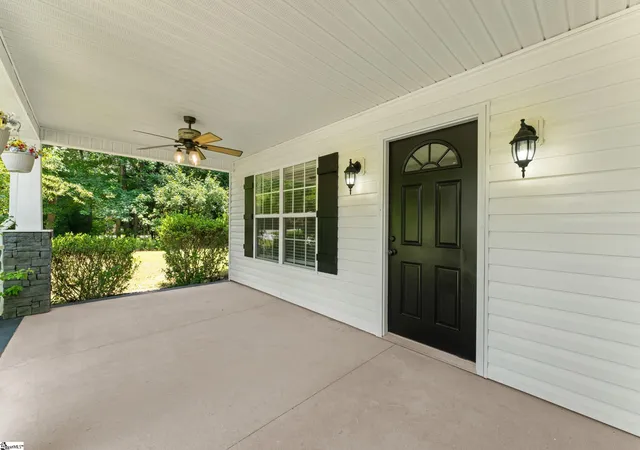 Photo 3 of Single family home for sale at 1 Sprouse Farm Wy, Fountain Inn, SC 29644 | MLS# 1596559 | Listing updated on 2026-09-04