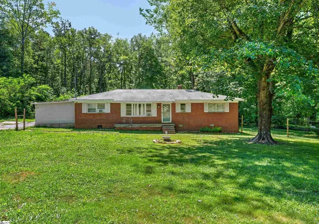 Photo 1 of Single family home for sale at 604 Belue Mill Rd, Landrum, SC 29356 | MLS# 1599047 | Listing updated on 2026-07-28