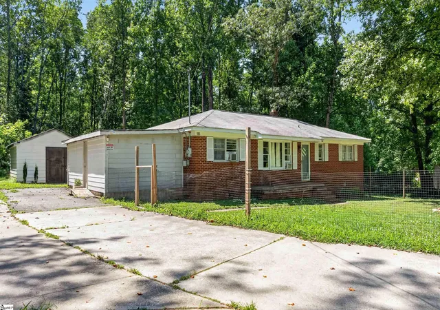 Photo 4 of Single family home for sale at 604 Belue Mill Rd, Landrum, SC 29356 | MLS# 1599047 | Listing updated on 2026-07-28