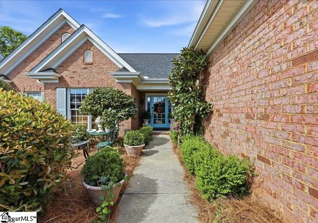 Photo 3 of Single family home for sale at 231 Bouchillion Dr, Greenville, SC 29615 | MLS# 1588493 | Listing updated on 2026-08-14