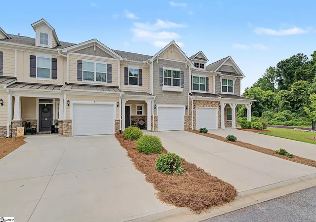 Photo 2 of Townhouse for sale at 31 Alkanet Wy, Greenville, SC 29607 | MLS# 1596985 | Listing updated on 2026-08-05