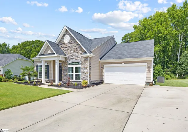 3rd image of 130 Village Vista Dr, Fountain Inn, SC 29644 | MLS# 1601526