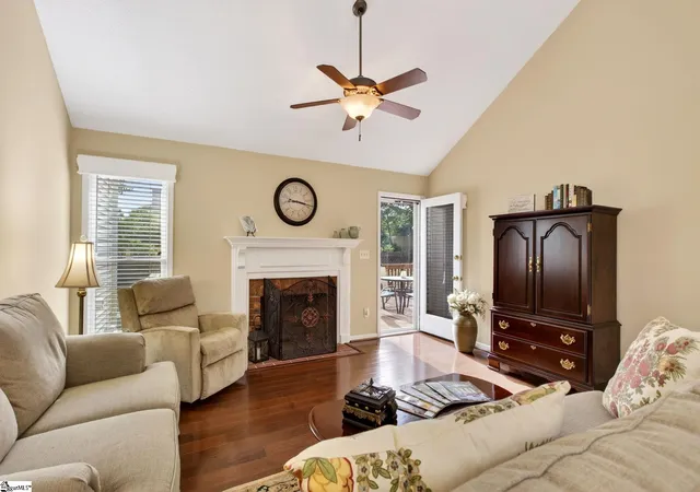 Photo 2 of Townhouse for sale at 316 Angie Dr, Taylors, SC 29687 | MLS# 1591555 | Listing updated on 2026-05-18