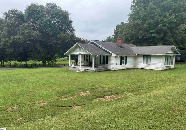 2nd image of 947 Midway Rd, Pickens, SC 29671 | MLS# 1601064