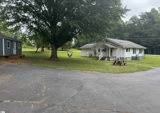 Photo 3 of Sale Pending at 947 Midway Rd, Pickens, SC 29671 | MLS# 1601064 | Listing updated on 2026-08-22