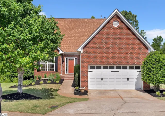 Photo 1 of Single family home for sale at 8 Coulter Ct, Greer, SC 29650 | MLS# 1599561 | Listing updated on 2026-09-03