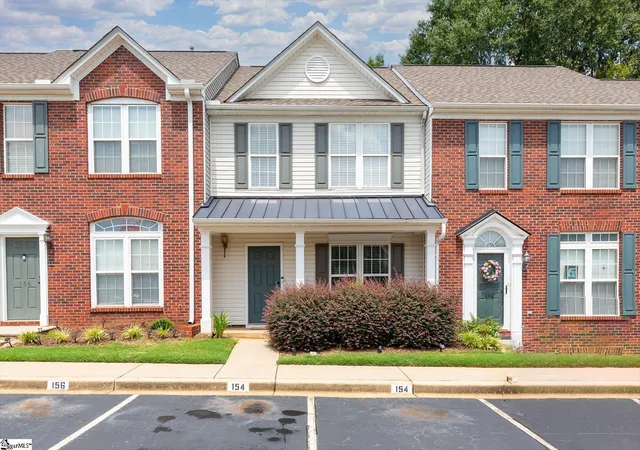 Townhouse for sale at 154 Spring Crossing Cir, Greer, SC 29650 | MLS# 1599875