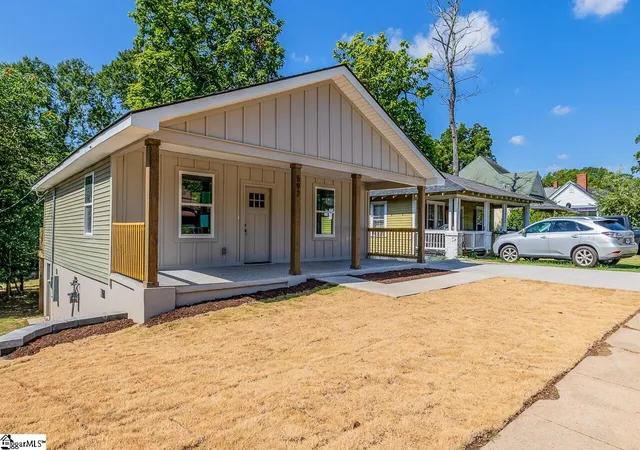 Photo 1 of Single family home for sale at 597 Farley Ave, Spartanburg, SC 29301 | MLS# 1600187 | Listing updated on 2026-09-15