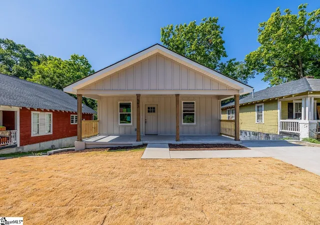 Photo 3 of Single family home for sale at 597 Farley Ave, Spartanburg, SC 29301 | MLS# 1600187 | Listing updated on 2026-09-15