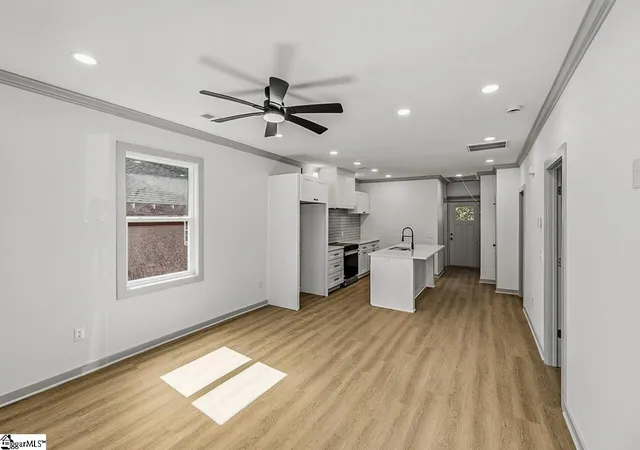 Photo 4 of Single family home for sale at 597 Farley Ave, Spartanburg, SC 29301 | MLS# 1600187 | Listing updated on 2026-09-15