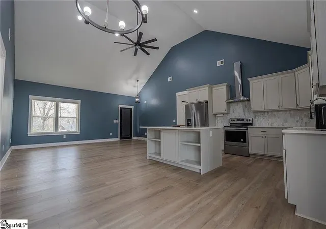 Photo 4 of Single family home for sale at 203 Mr Jim Ln, Clinton, SC 29325 | MLS# 1587363 | Listing updated on 2026-09-26