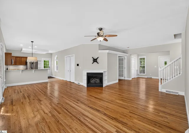Photo 4 of Single family home for sale at 748 N Elm Ave, Landrum, SC 29356 | MLS# 1596631 | Listing updated on 2026-08-18