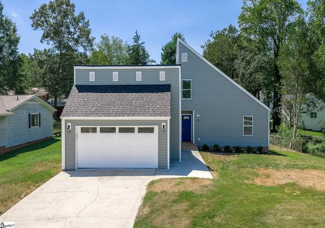 Photo 1 of Single family home for sale at 1111 Charter Oaks Dr, Taylors, SC 29687 | MLS# 1602190 | Listing updated on 2026-09-10