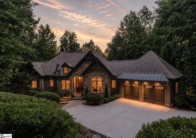 Photo 1 of Single family home for sale at 22 Lake Hills Ln, Travelers Rest, SC 29690 | MLS# 1602494 | Listing updated on 2026-09-02