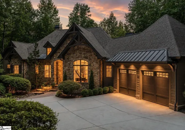 Photo 2 of Single family home for sale at 22 Lake Hills Ln, Travelers Rest, SC 29690 | MLS# 1602494 | Listing updated on 2026-09-02