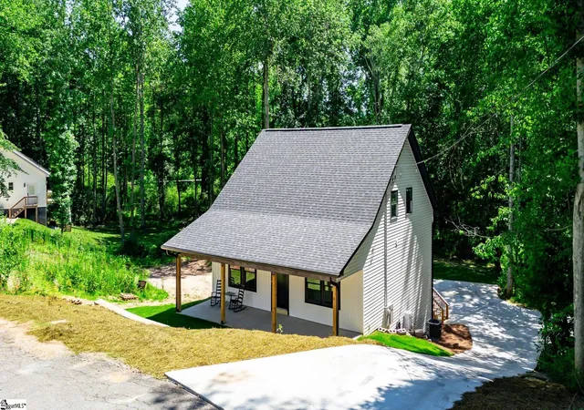 Photo 3 of Single family home for sale at 234 Brookview Cir, Easley, SC 29642 | MLS# 1594833 | Listing updated on 2026-09-18