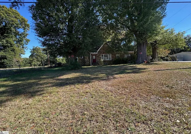 Single family home for sale at 201 Donaldson Rd, Greenville, SC 29605 | MLS# 1607888