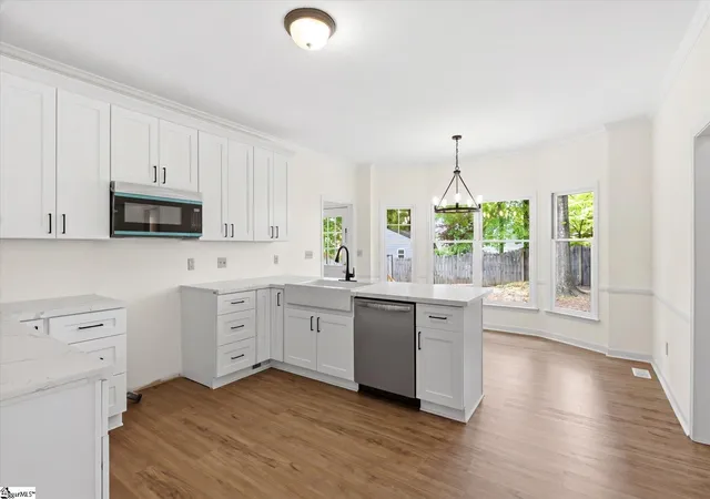 Photo 3 of Single family home for sale at 145 Greenapple Wy, Simpsonville, SC 29681 | MLS# 1591931 | Listing updated on 2026-07-10