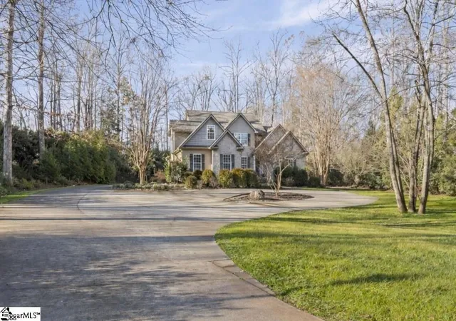 Photo 1 of Single family home for sale at 204 Cove Harbor Ct, Taylors, SC 29687 | MLS# 1586909 | Listing updated on 2026-07-08