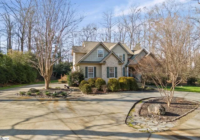 Photo 3 of Single family home for sale at 204 Cove Harbor Ct, Taylors, SC 29687 | MLS# 1586909 | Listing updated on 2026-07-08