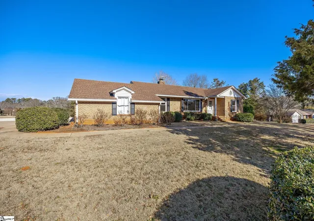 Homes for sale in Pendleton, SC | 1305 Summers Dr, Pendleton, SC 29670 | MLS# 1581153