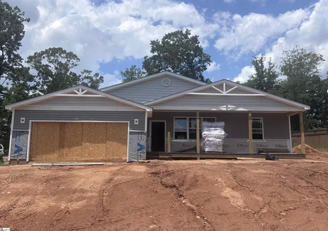 Photo 1 of Single family home for sale at 9 Arlington Rd, Greer, SC 29651 | MLS# 1597512 | Listing updated on 2026-07-12