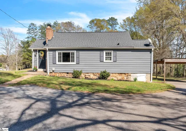 Photo 2 of Single family home for sale at 2816 Brushy Creek Rd, Greer, SC 29650 | MLS# 1602217 | Listing updated on 2026-09-10
