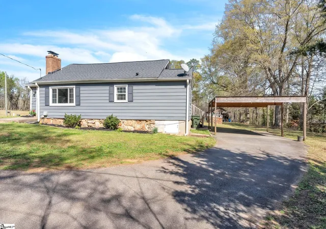 Photo 2 of Single family home for sale at 2816 Brushy Creek Rd, Greer, SC 29650 | MLS# 1602217 | Listing updated on 2026-09-10