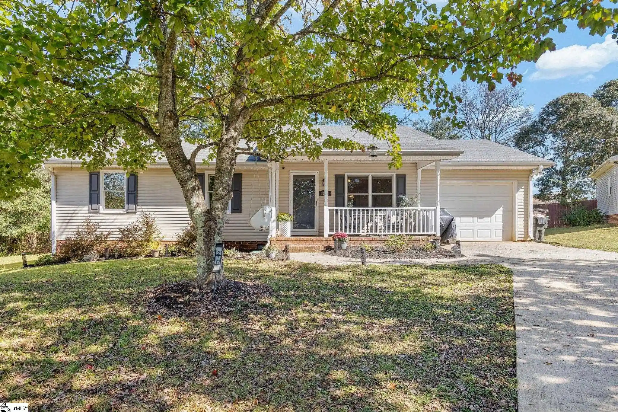 Photo 1 of Single family home for sale at 215 Yamasee Ct, Lyman, SC 29365 | MLS# 1606706 | Listing updated on 2026-10-27