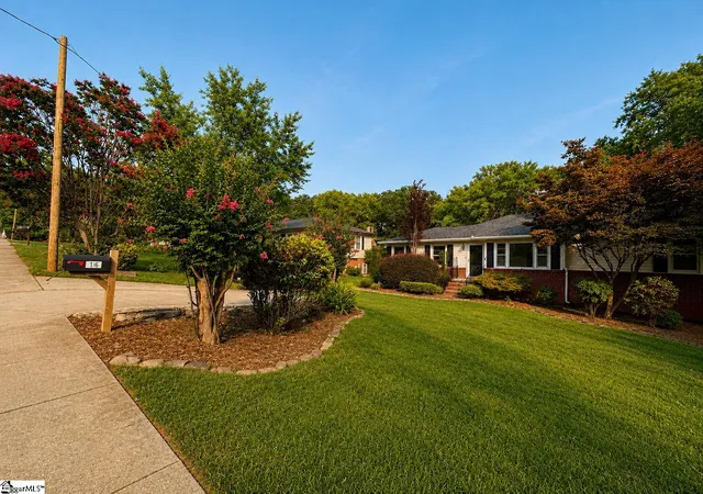Photo 2 of Single family home for sale at 16 Perrin St, Greenville, SC 29607 | MLS# 1600610 | Listing updated on 2026-08-12
