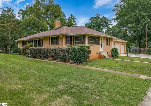 Photo 1 of Single family home for sale at 3211 New Pond Rd, Anderson, SC 29626 | MLS# 1599029 | Listing updated on 2026-08-28