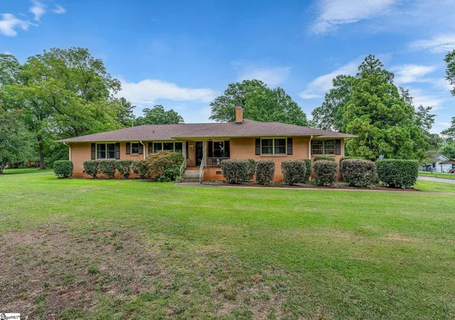 Photo 3 of Single family home for sale at 3211 New Pond Rd, Anderson, SC 29626 | MLS# 1599029 | Listing updated on 2026-08-28