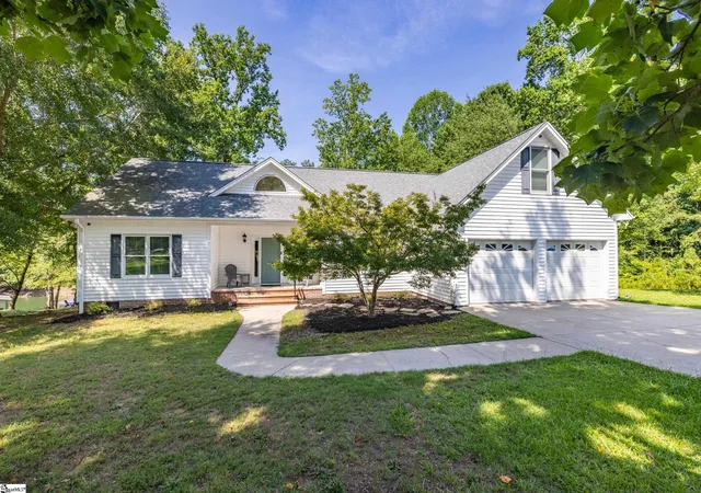 Photo 1 of Single family home for sale at 206 Petty Rd, Seneca, SC 29672 | MLS# 1601124 | Listing updated on 2026-09-04