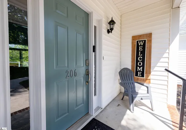 Photo 3 of Single family home for sale at 206 Petty Rd, Seneca, SC 29672 | MLS# 1601124 | Listing updated on 2026-09-04