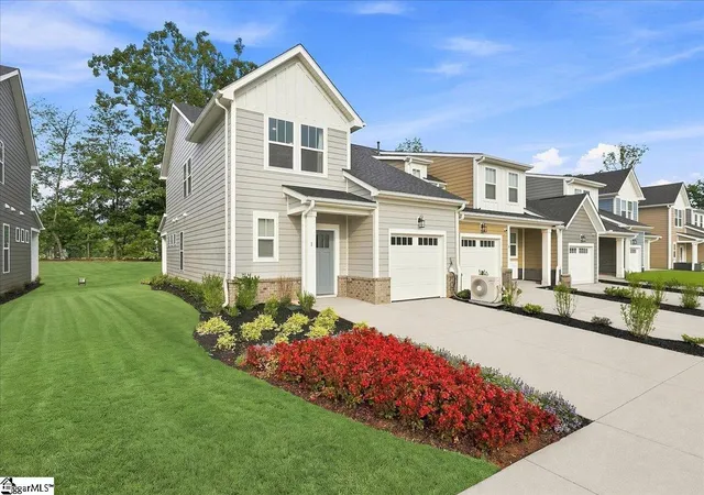 Photo 2 of Sale Pending at 1 Thurlow Ct, Greenville, SC 29615 | MLS# 1601479 | Listing updated on 2026-09-03