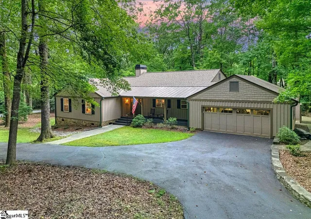 Photo 2 of Single family home for sale at 503 Cliff Ridge Dr, Cleveland, SC 29635 | MLS# 1602219 | Listing updated on 2026-09-03