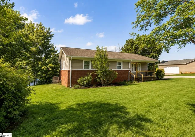 Photo 2 of Sale Pending at 5121 New Cut Rd, Inman, SC 29349 | MLS# 1601474 | Listing updated on 2026-09-12