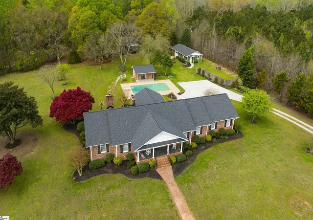 Photo 3 of Single family home for sale at 117 Hammond Rd, Simpsonville, SC 29680 | MLS# 1575861 | Listing updated on 2026-04-30