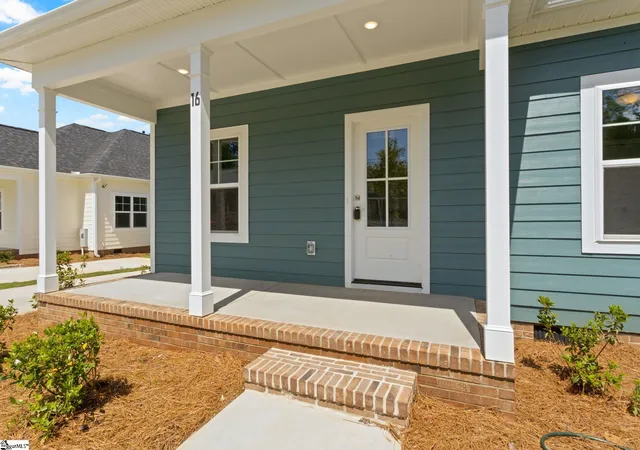 Photo 3 of Single family home for sale at 16 N Georgia Ave, Greenville, SC 29611 | MLS# 1573504 | Listing updated on 2026-09-01