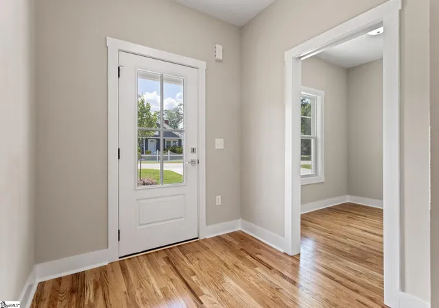 Photo 4 of Single family home for sale at 16 N Georgia Ave, Greenville, SC 29611 | MLS# 1573504 | Listing updated on 2026-09-01