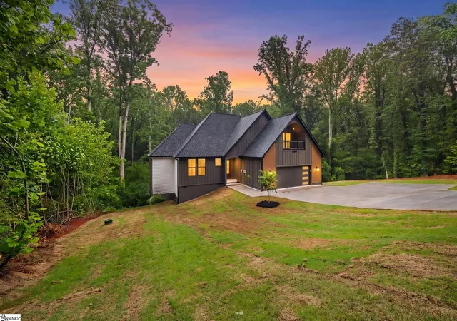 2nd image of 112 Singing Pines Dr, Greenville, SC 29611 | MLS# 1593171