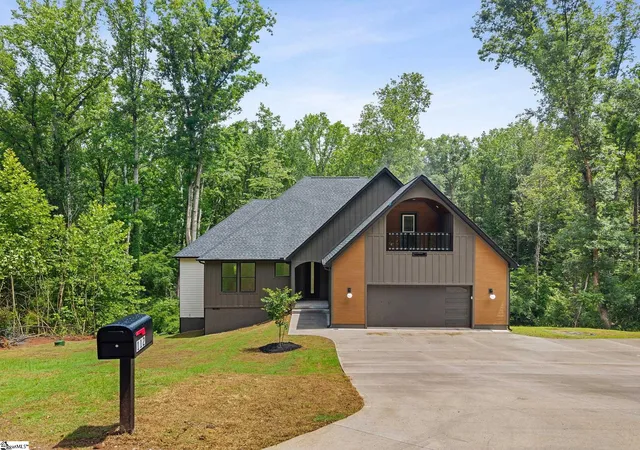 3rd image of 112 Singing Pines Dr, Greenville, SC 29611 | MLS# 1593171