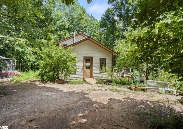 Photo 1 of Single family home for sale at 338 Little Crowe Creek Rd, Pickens, SC 29671 | MLS# 1597995 | Listing updated on 2026-09-18