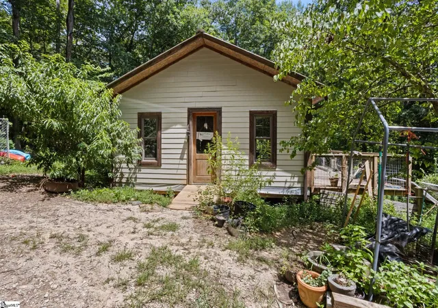 Photo 2 of Single family home for sale at 338 Little Crowe Creek Rd, Pickens, SC 29671 | MLS# 1597995 | Listing updated on 2026-09-18